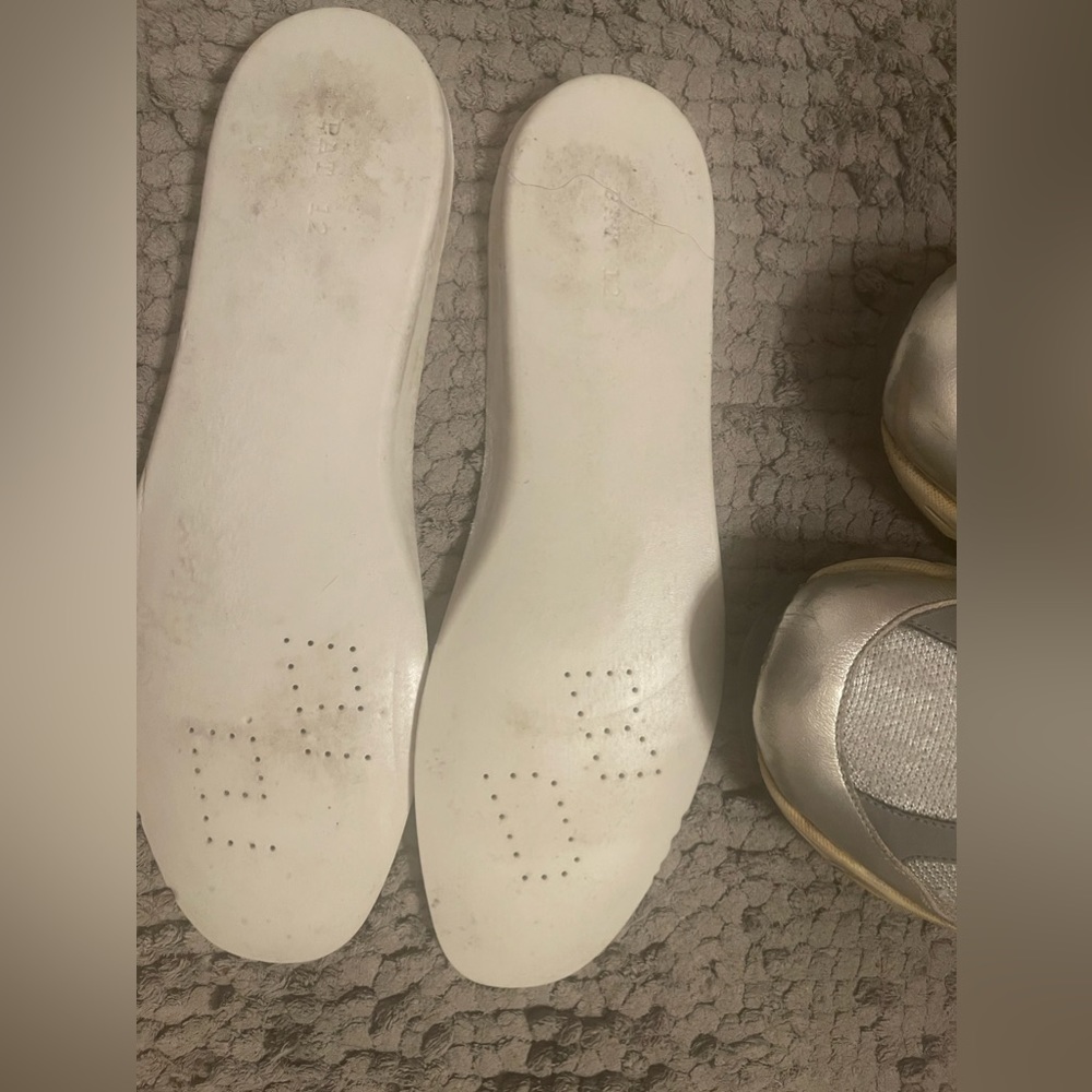 EUC Golden Goose Dad-Star Size 42